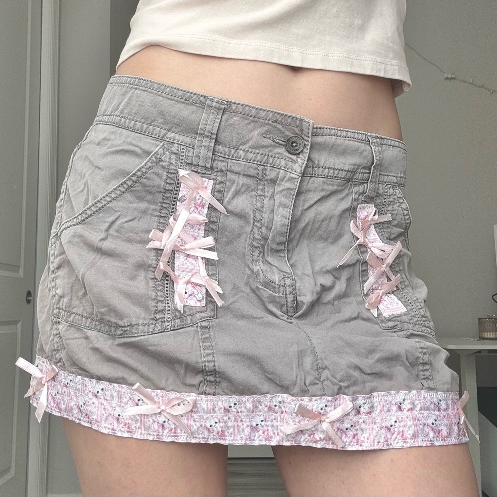 Kitty ribbon bow mini skirt